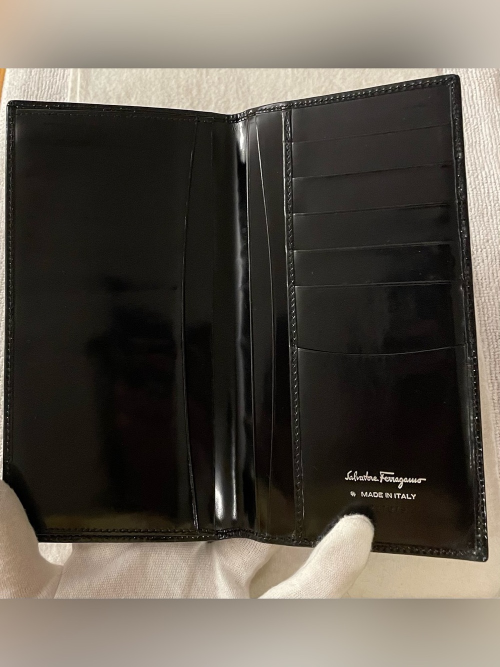 Ferragamo Authentic Vintage Shiny Black Patent Leather Slim Bifold Wallet - Picture 4 of 14